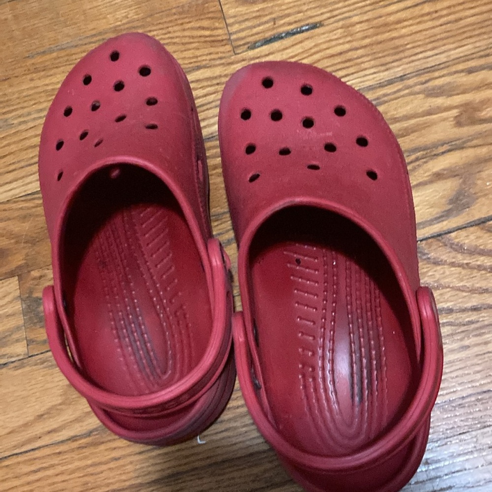 Red Crocs - Picture 3 of 4